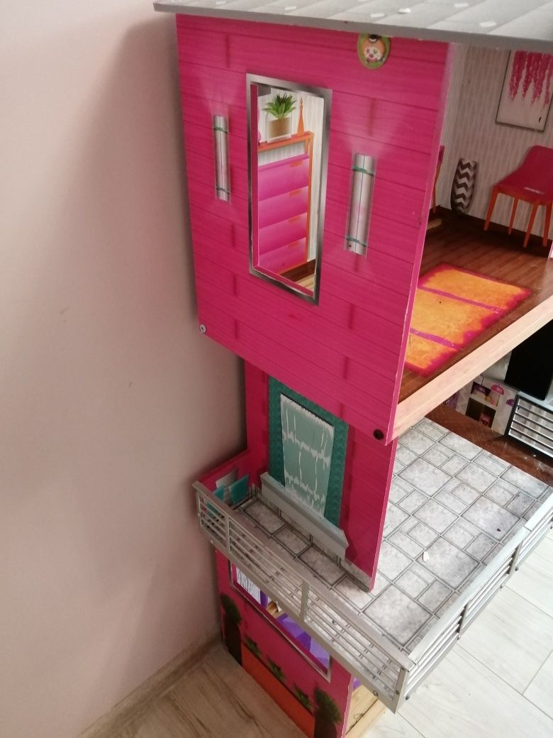 Domek drewniany Barbie z akcesoriami