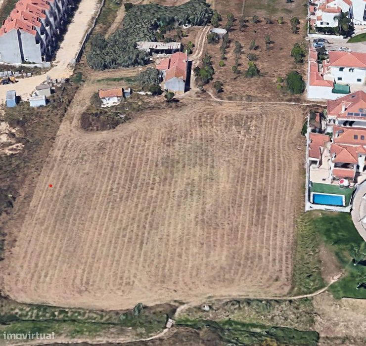 Terreno com PIP aprovado para construção de moradias de luxo