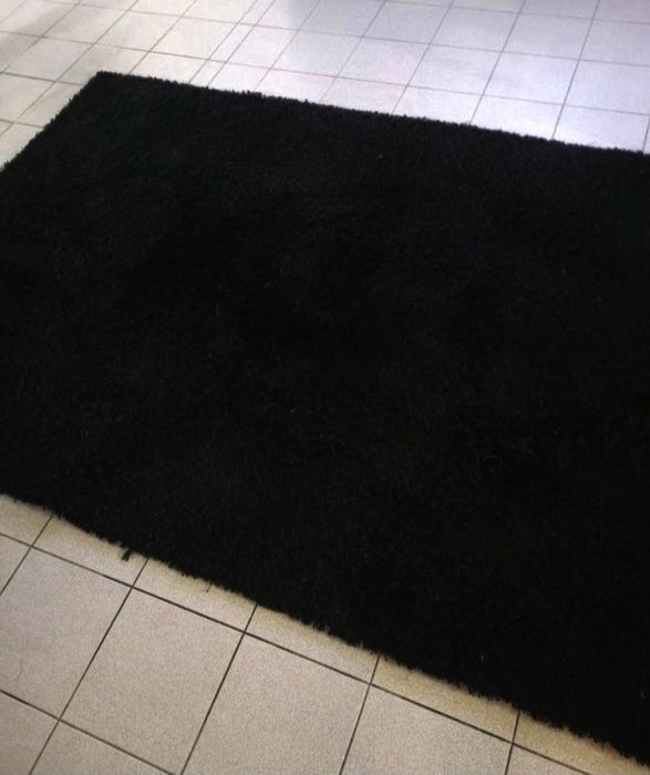 Vendo tapete de sala com 3m por 2 metros.
Tapete em muito bom estado