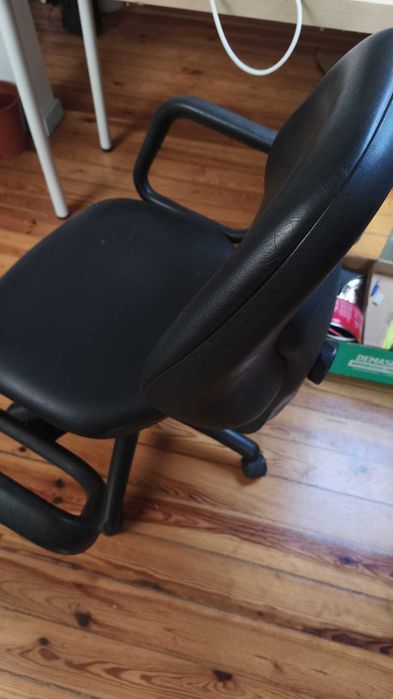 Cadeira de Escritório — Grátis