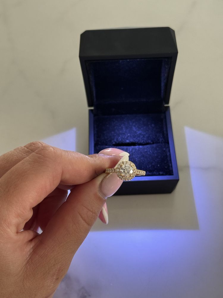 Pierscionek z diamentem  1 karat
