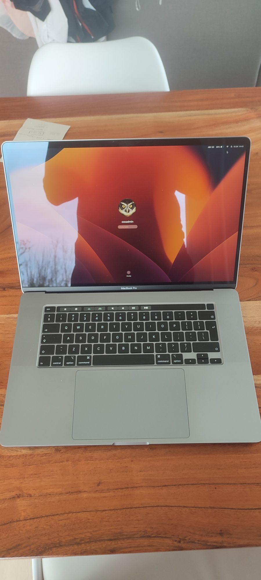 MacBook pro 16" A2141 32GB RAM 512 SSD i7