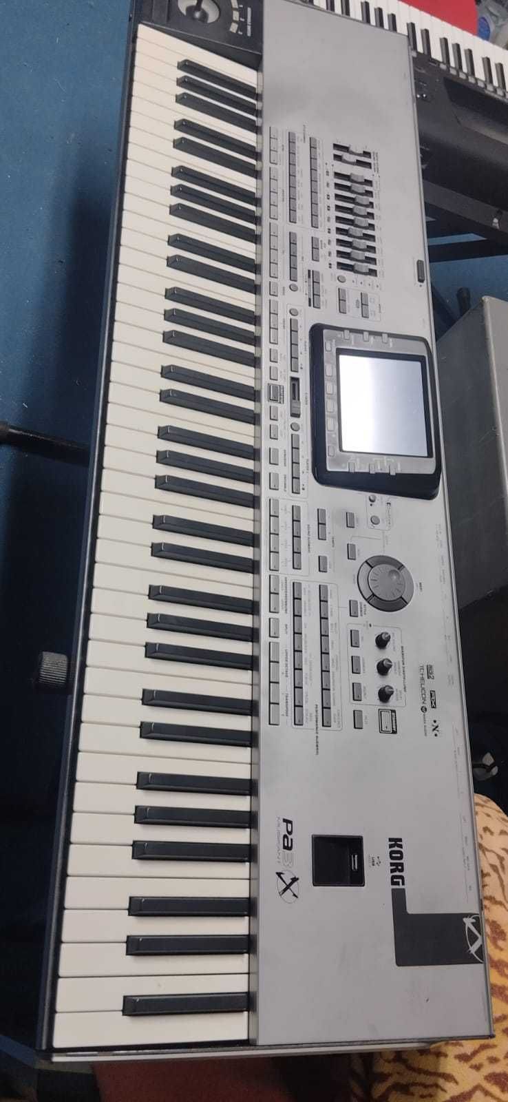 Korg PA3x76 musikante em muito bom estado