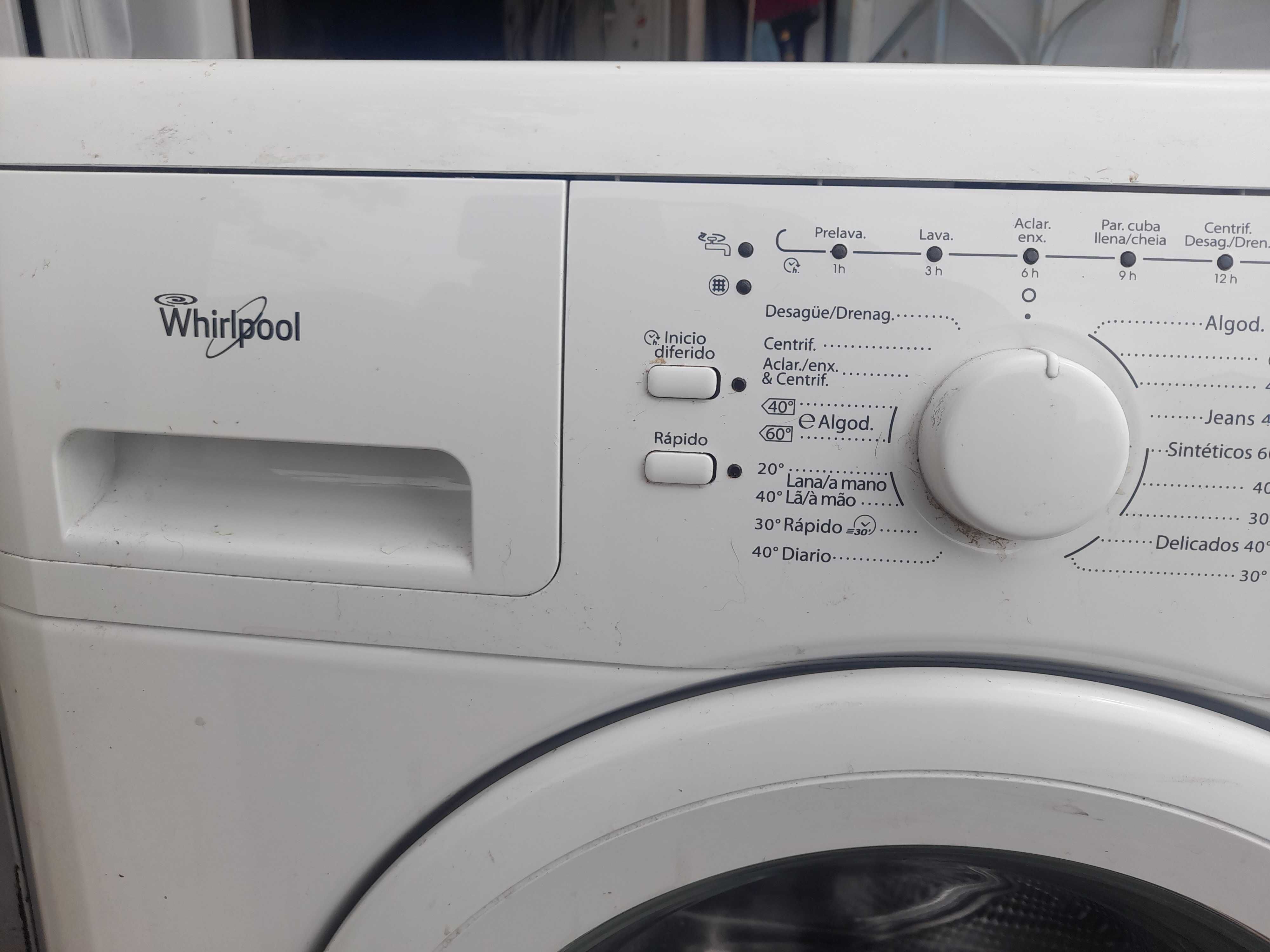 maquina de lavar roupa Whirlpool 7 quilos 1000 rpm como nova