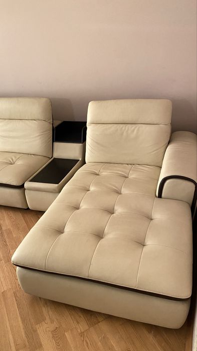 Шкіряний диван бежевий