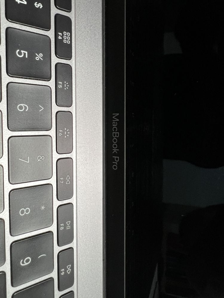 MacBook Pro 13” A1708 – Para Reparar – 120€ (negociável)