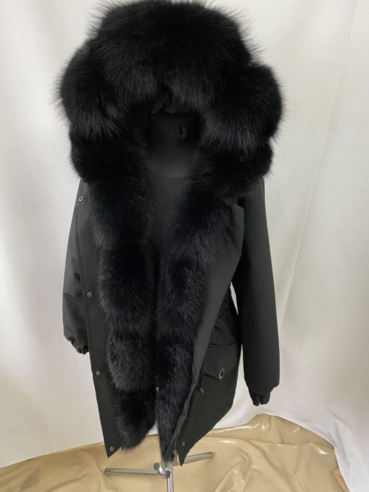 Куртка парка зимова з хутром чорного фінського песця.Розміри з 42 до60