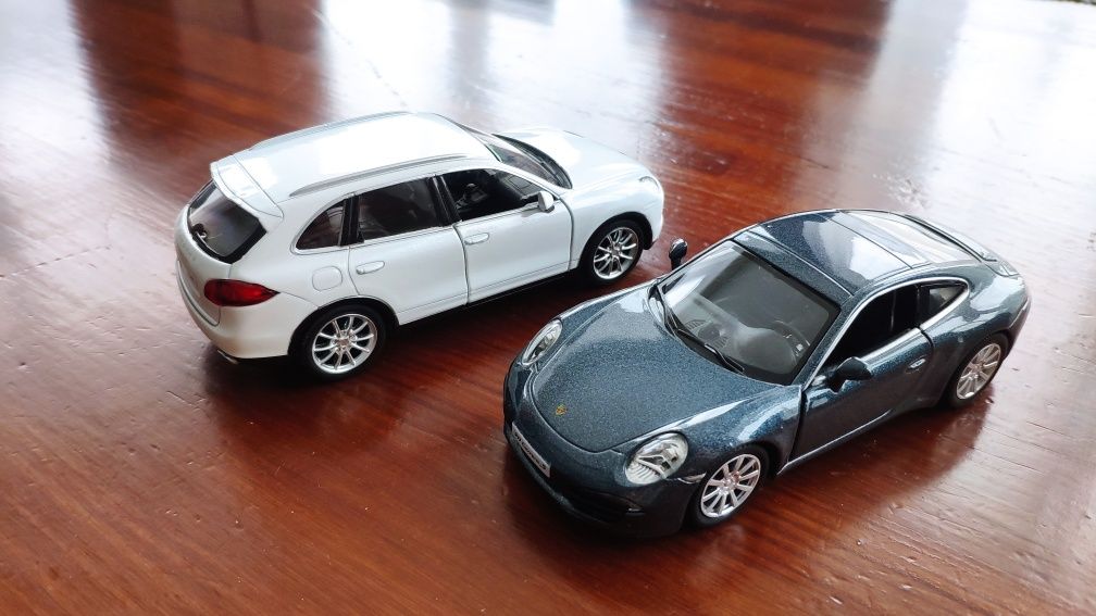 Моделі 1:32 RMZ City Porsche 911 та Cayenne