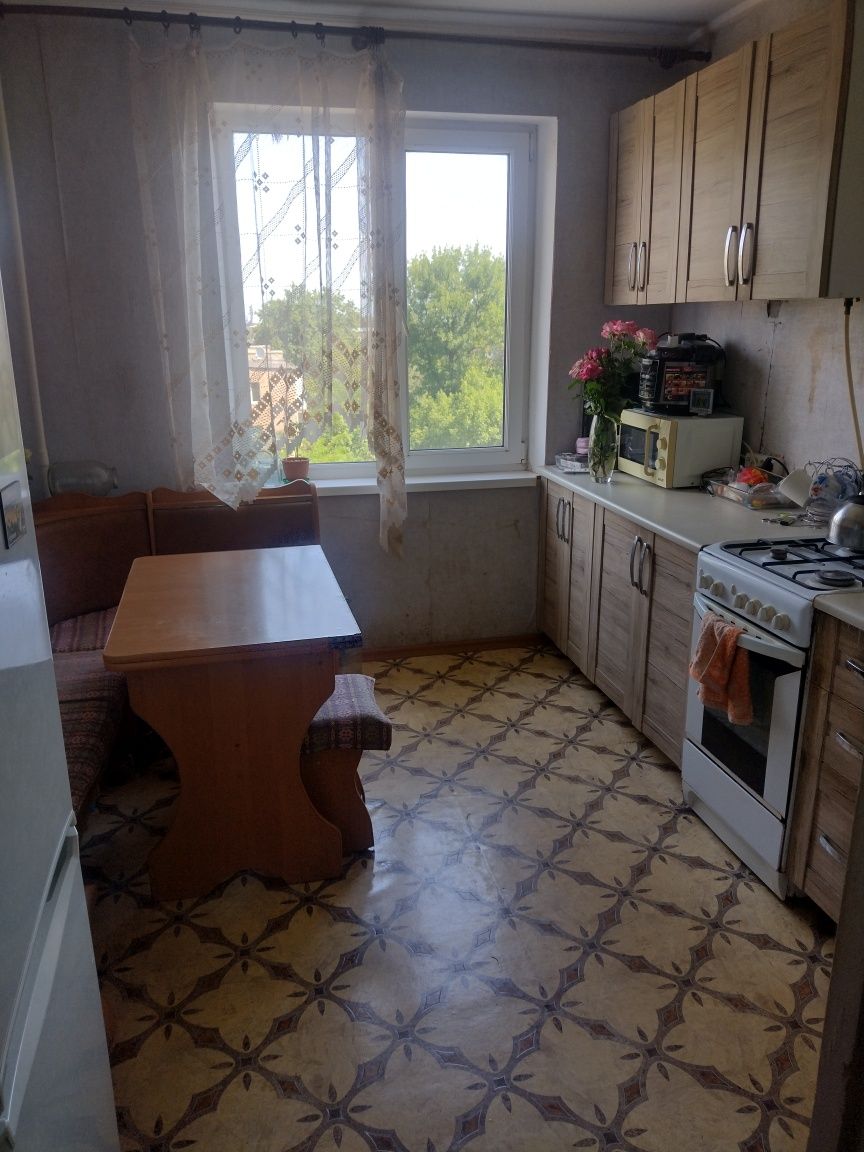 Продам 3х ком.кв 6 етаж- 9 поверхівки на Автотехнікумі