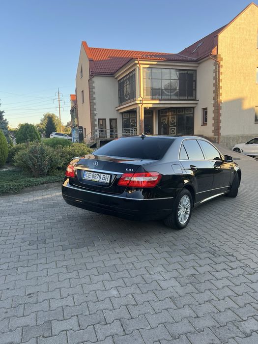 Mersedes-Benz  E212