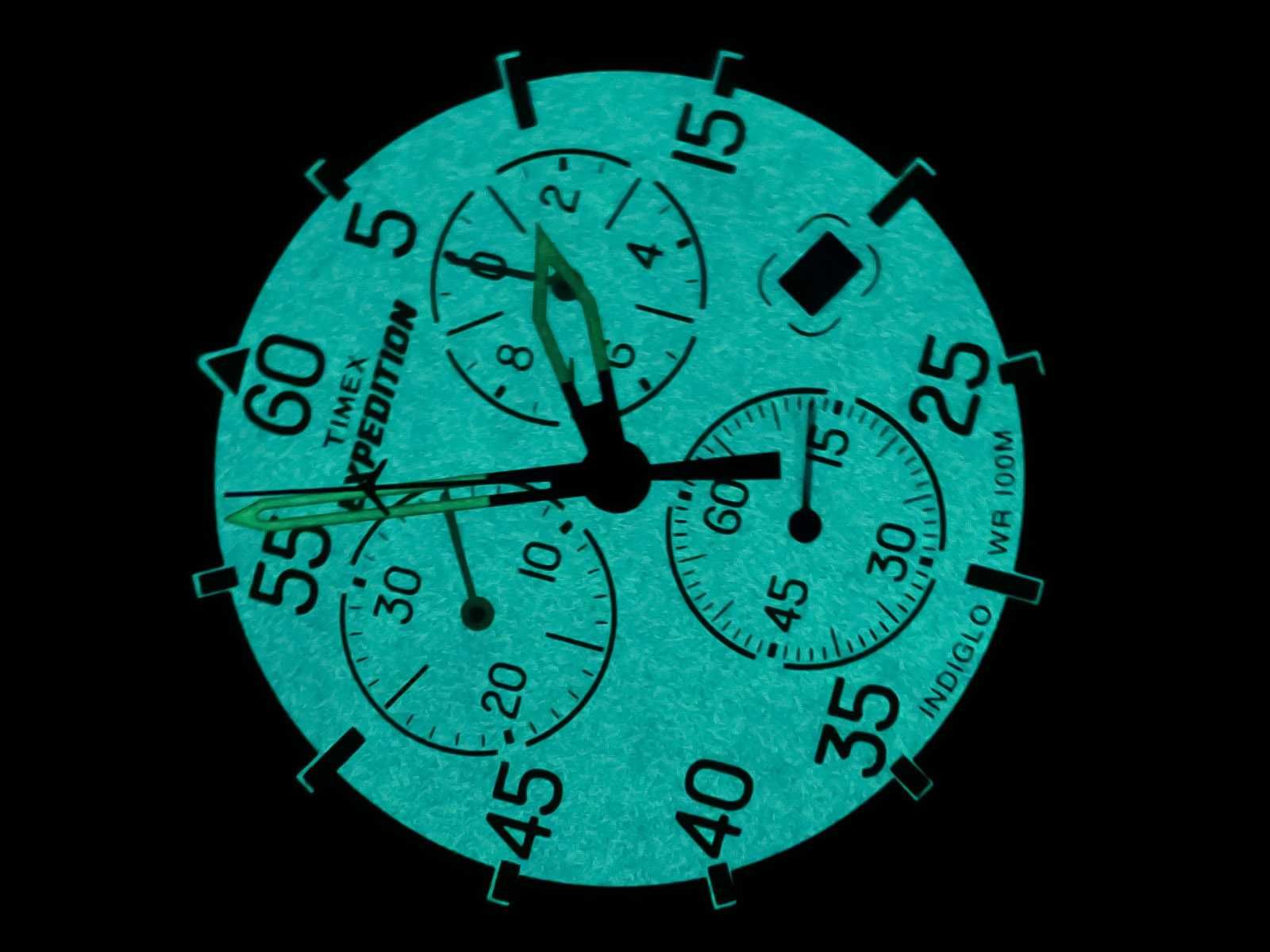 Timex Expedition Tw4B12300 с хронографом и с подсветкой Indiglo