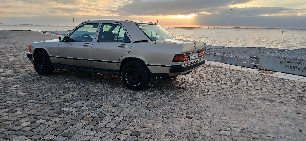 Mercedes Benz  190 D