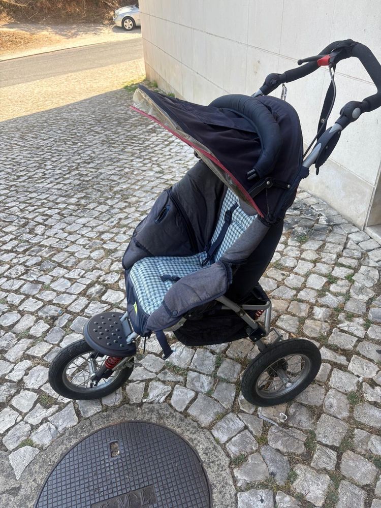 Carrinho bebe passeio