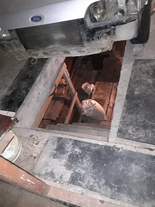 Гараж цегляний з підвалом