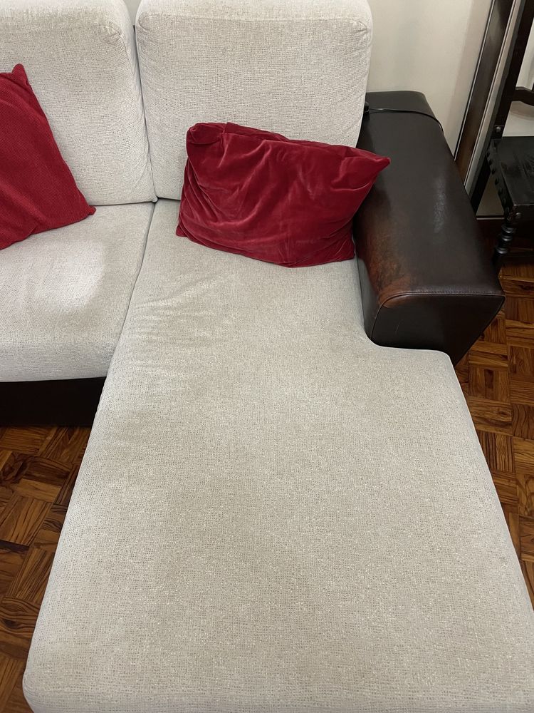 Sofá com chaise longue