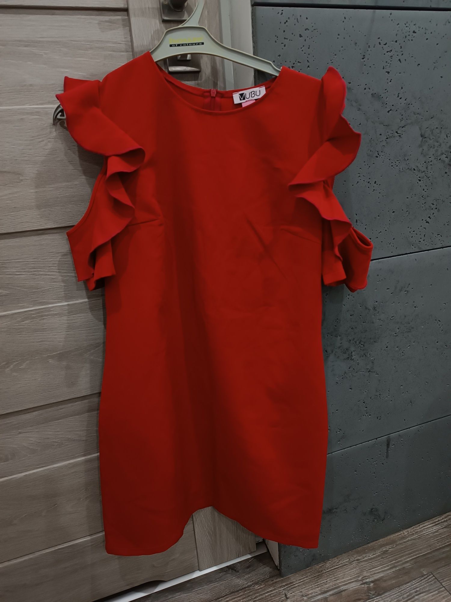 Czerwona sukienka Vubu