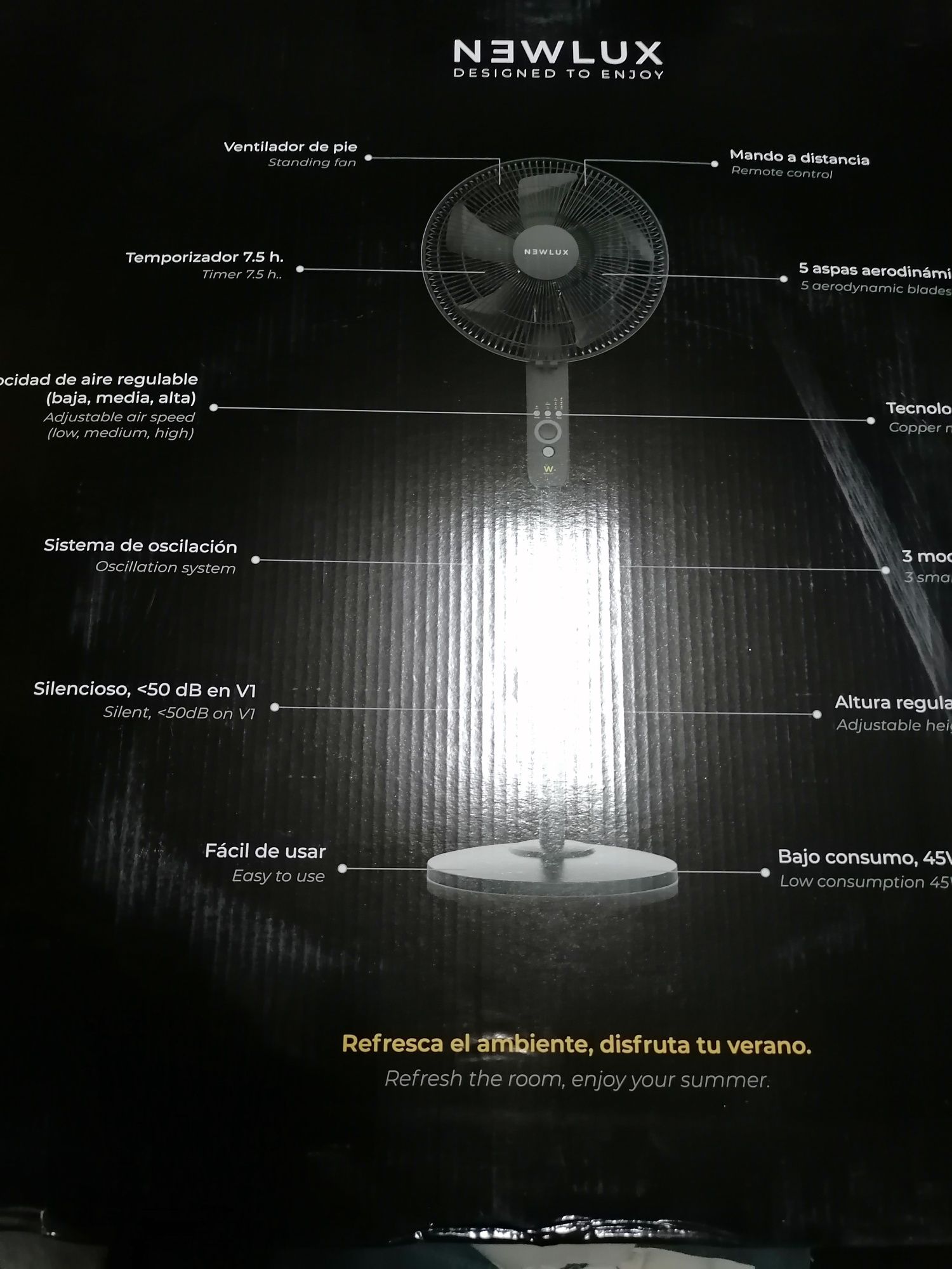 Ventoinha eléctrica de pé com comando