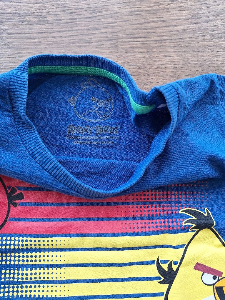 2 t-shirts e um par de calções, 110 cm
