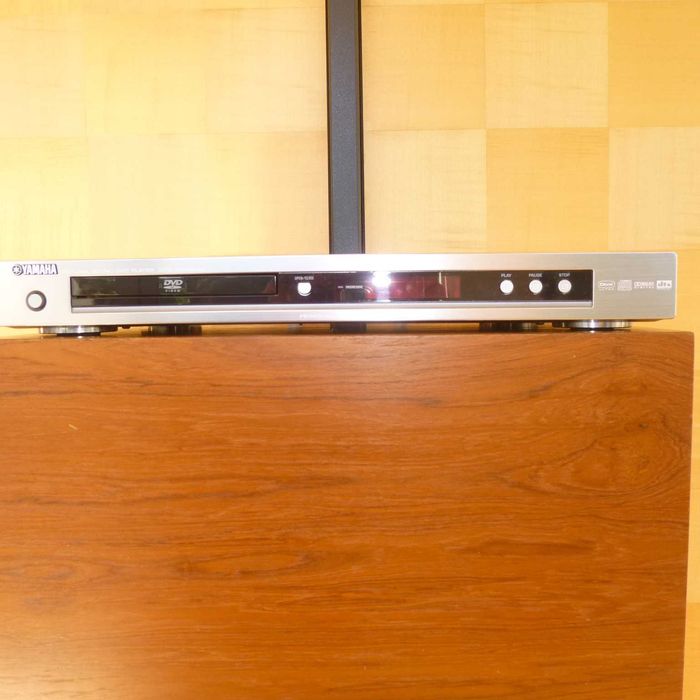 Leitor DVD YAMAHA DVD-S559MK2 em muito bom estado