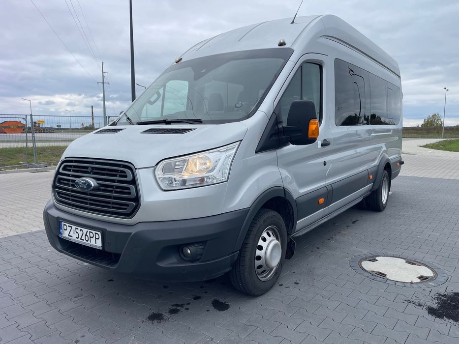 Ford Transit  18 miejsc siedzących - garażowany