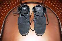 Sapatilhas bota pretas ADIDAS Tubular Ortholite T.33