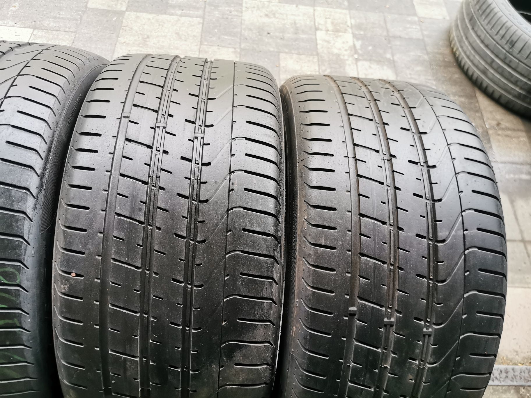 Разноширокие шины 245/40 R19 275/35 R19 Pirelli