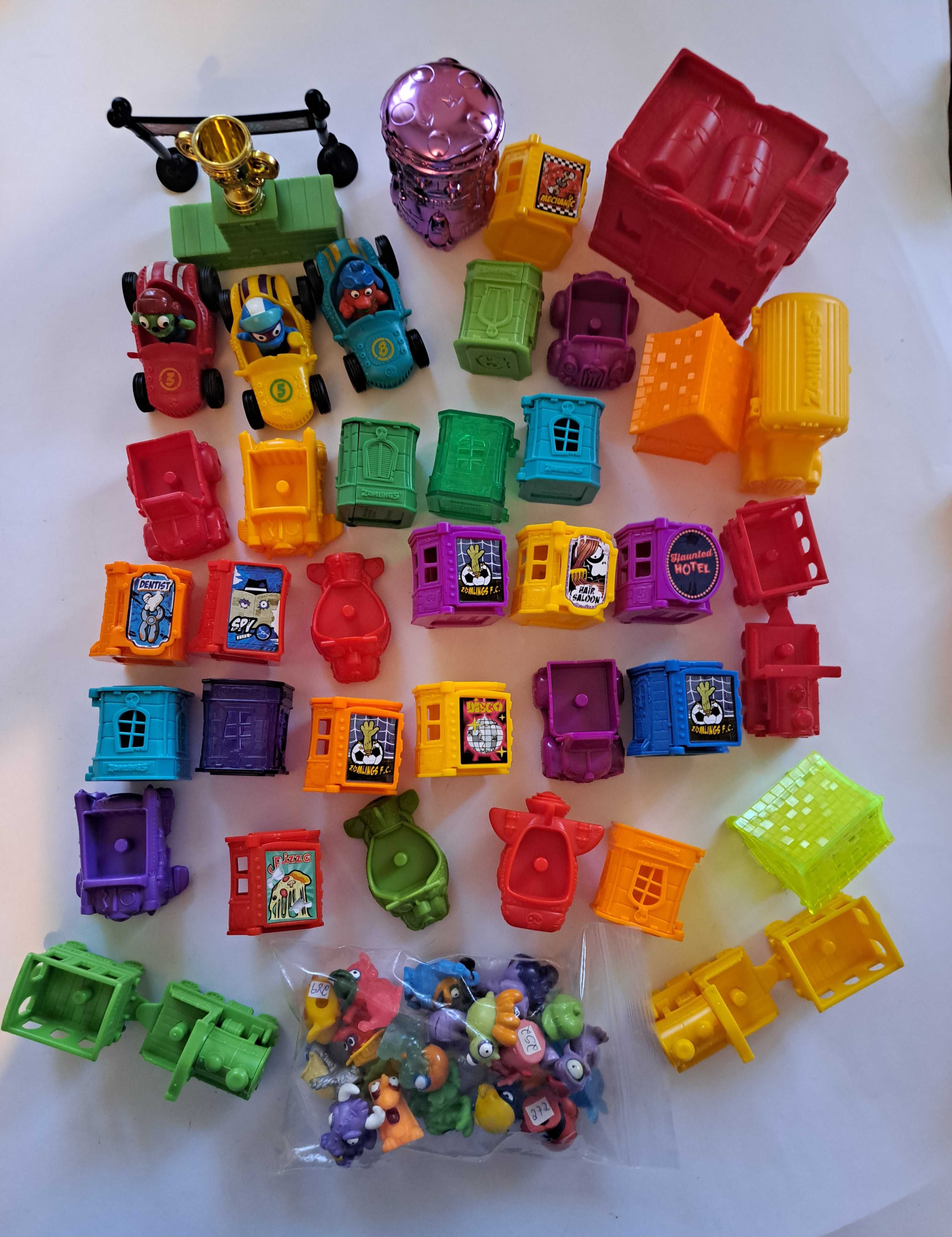 Vários lotes de brinquedos Zomlings de várias series  -15€.Cada