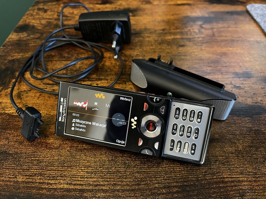 Sony Ericsson W995