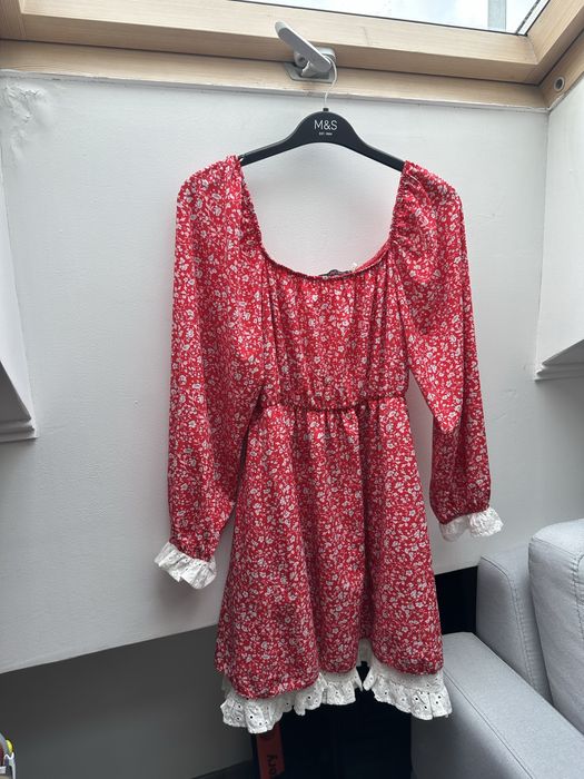 Червона Рожева сукня з квітковим принтом і мереживом