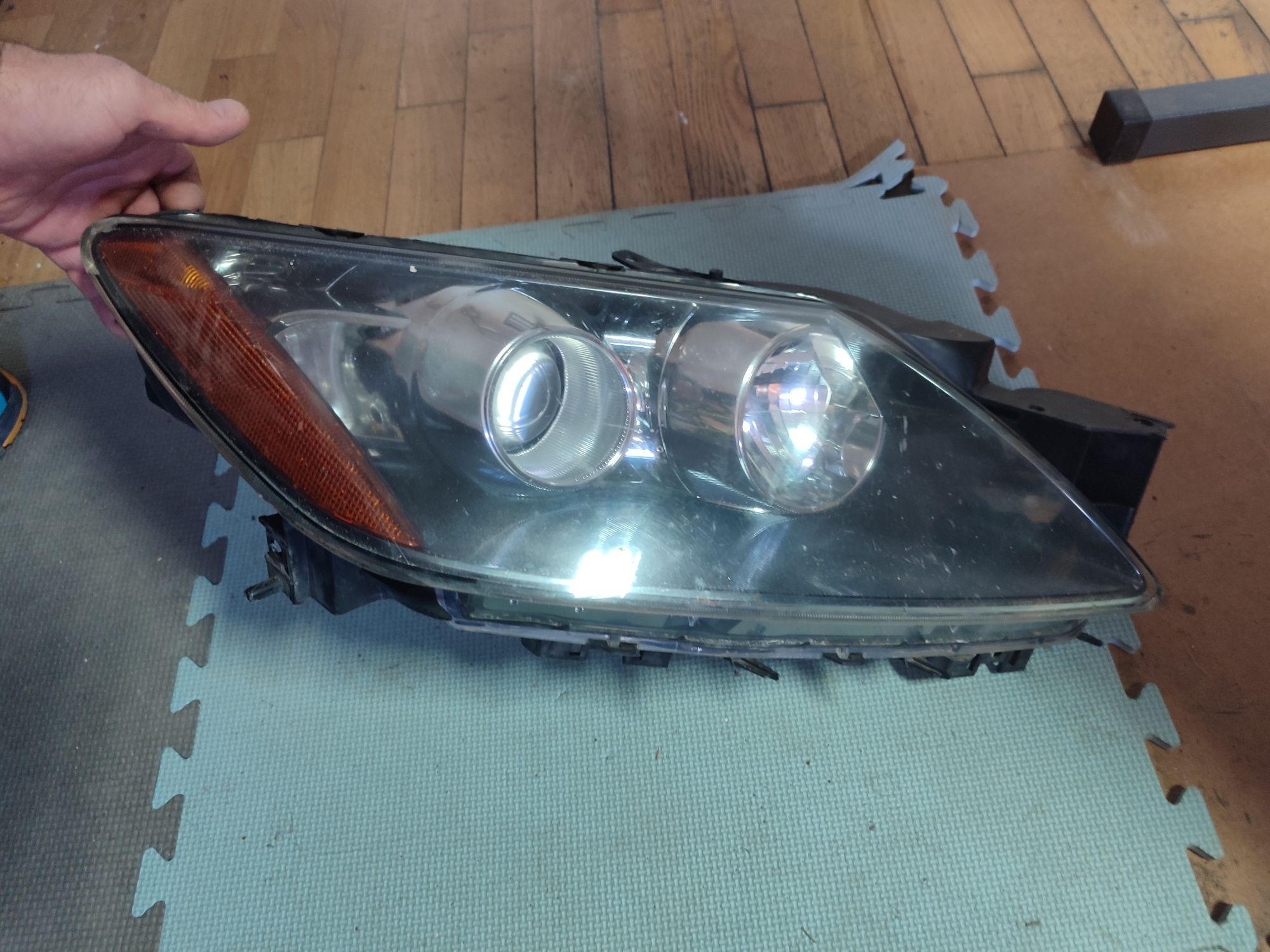 Lampa przednia Mazda cx7