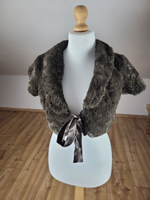 Futrzana narzutka Reserved rozmiar 38