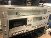 Wieża stereo japońskiej marki Sony.  Model: HST-49