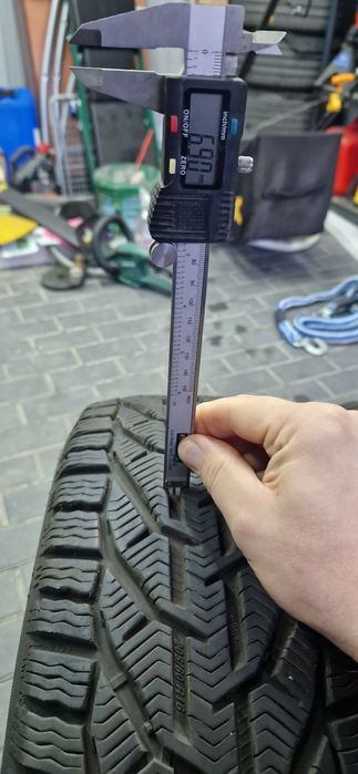 Opony zimowe 205/60R16 Kormoran SNOW 2023  komplet 4 szt.