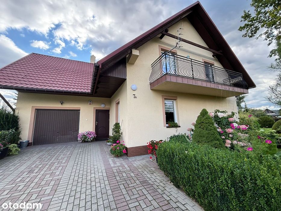 Dom wolnostojący, parterowy z poddaszem użytkowym w Nehrybce.