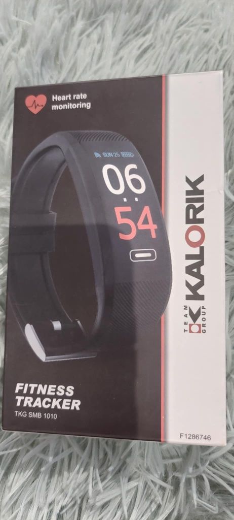 Zegarek smartband opaska Karolik NOWY