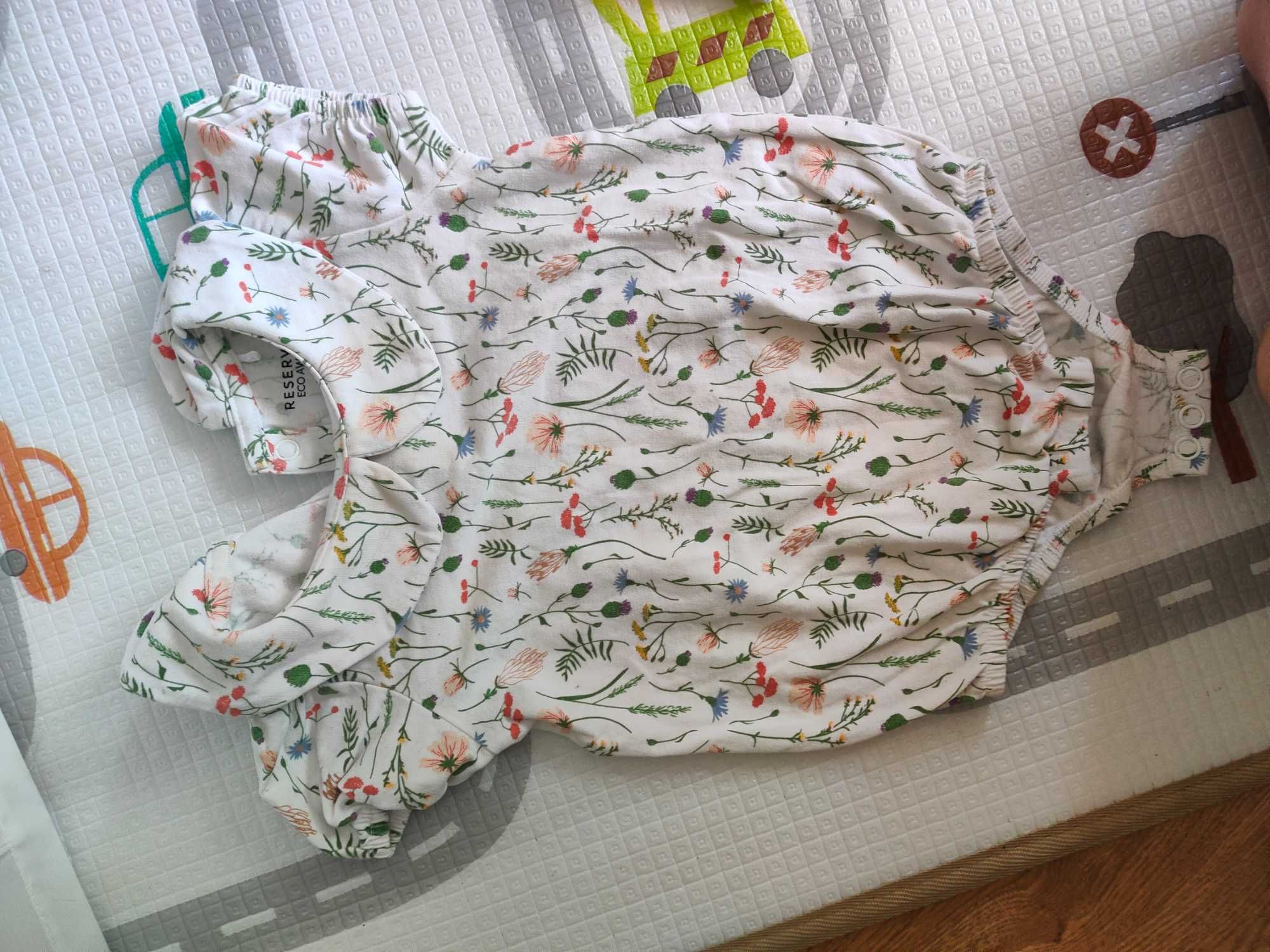 Paka ubranek dla dziewczynki