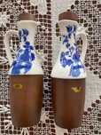 2 Galhetas antigas para galheteiro, aplicações em madeira e porcelana