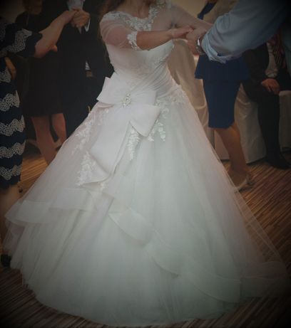 Wyjątkowa suknia ślubna z kokardą princessa