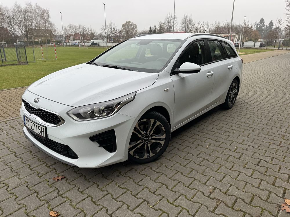 Wypozyczalnia Samochodow Do wynajecia Kia Ceed kombi