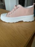 Buty sportowe typu Trampki