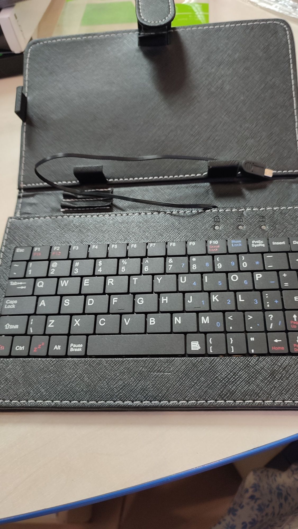 Etui do tabletu 7"