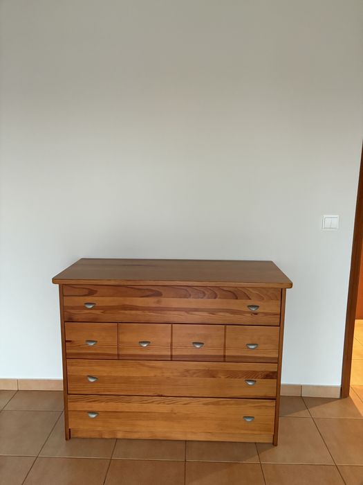 Cómoda 4 gavetas em otimo estado