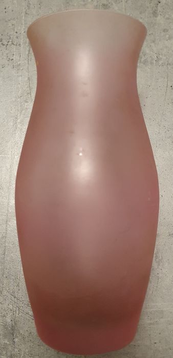 Wazon wazonik z różowego szkła wysokość 19 cm
