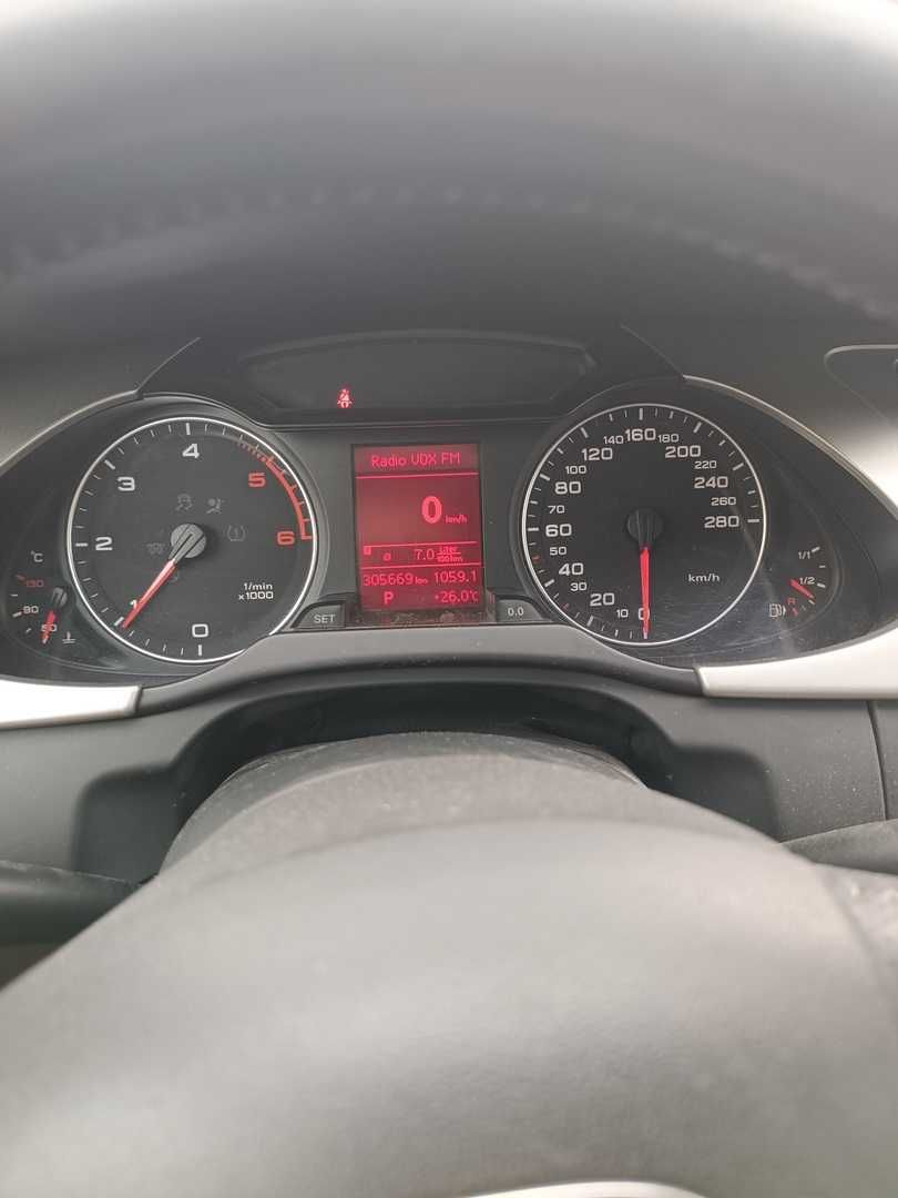 Audi a4b8 * 2.0 Tdi *S-line *2 kpl kół * hak*klima*skrzynia automat*