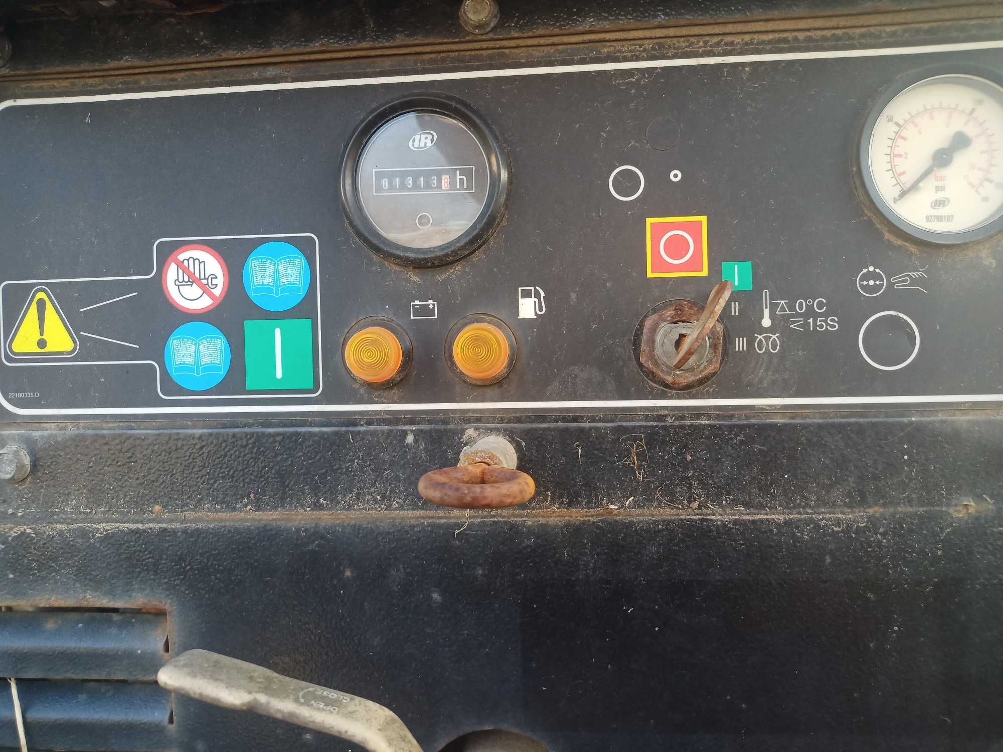 Kompresor śrubowy spalinowy diesel 2012 DOOSAN 7/41 1300mth