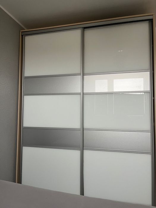 Drzwi przesuwne do szafy