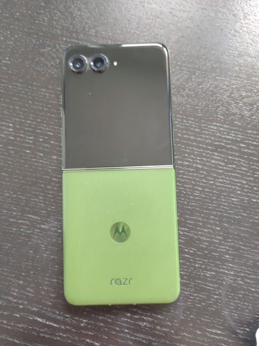 Motorola razr 50 ultra 12/512 ŚWIETNY STAN
