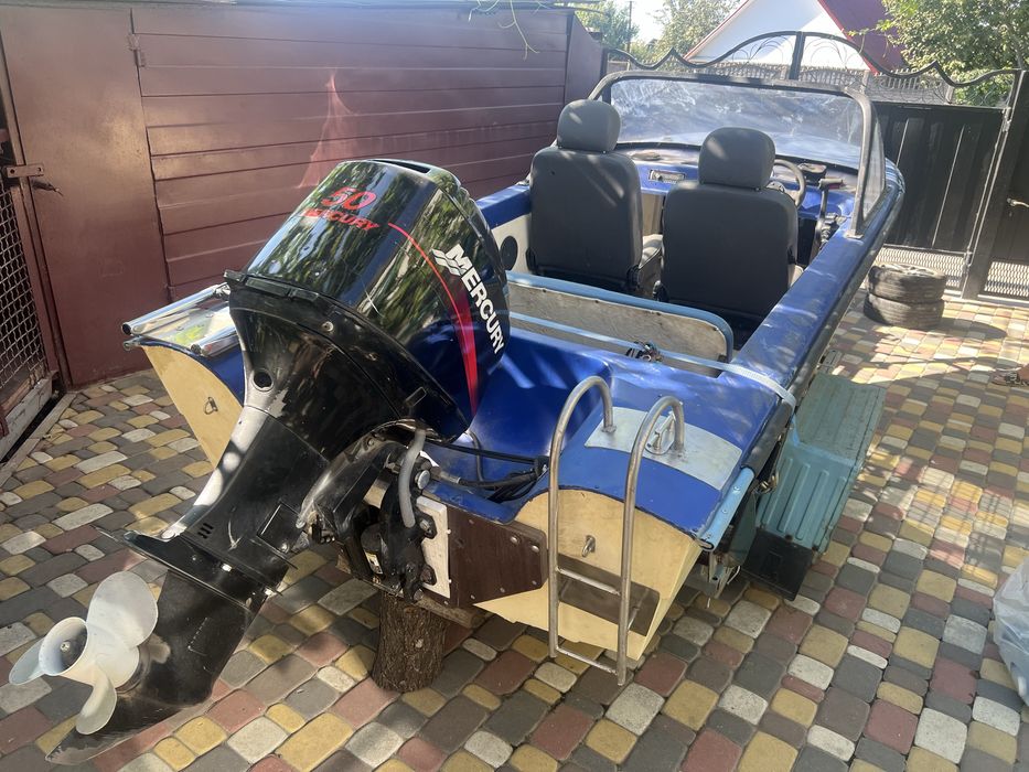 Продам човен разом із лафетом