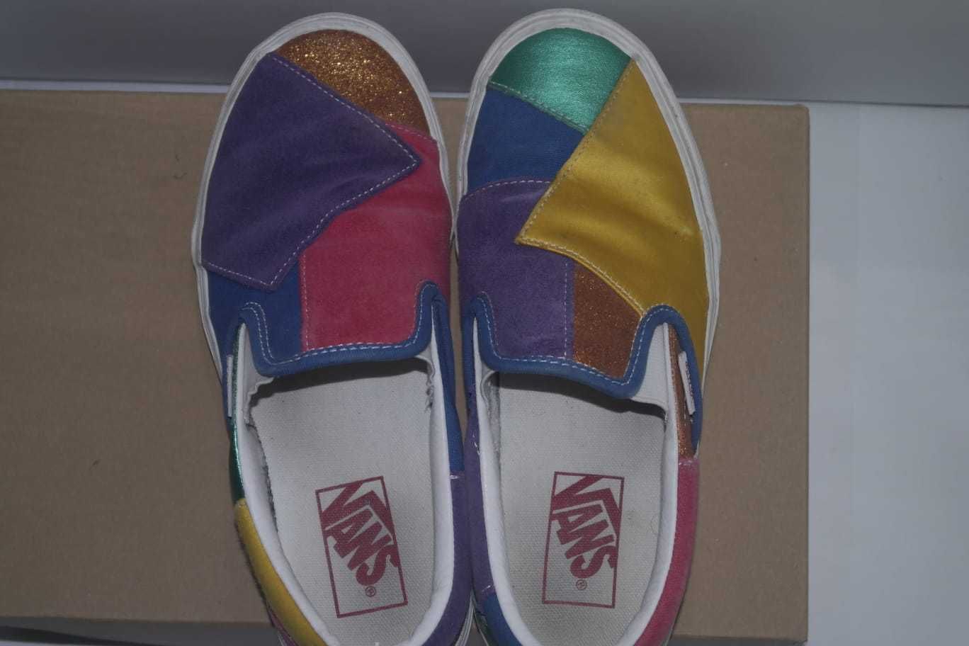 Tenís Slip-On Vans Coloridos quase sem uso