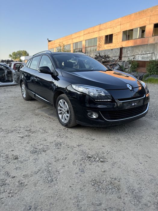 Розборка Renault MEGANE 3 рестайл Шрот (бампер фара двері мотор) Шрот